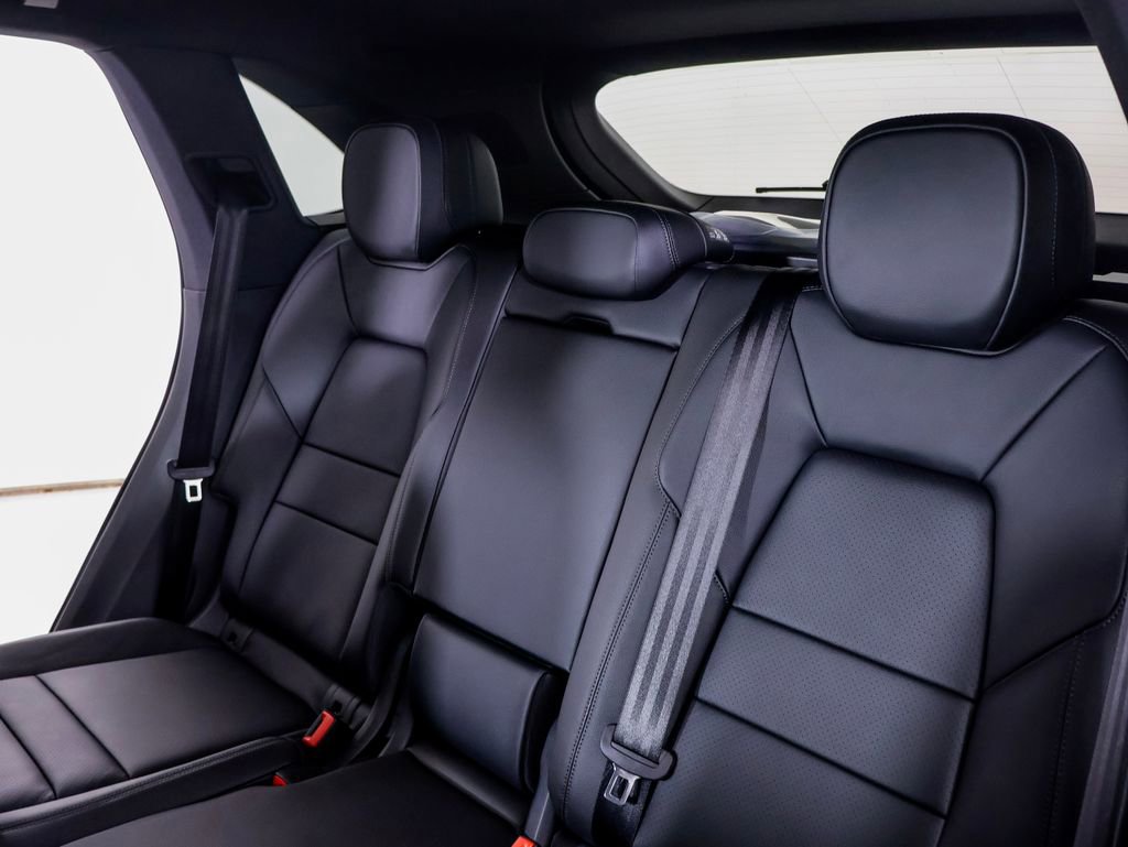 New 2026 Porsche Cayenne image 7