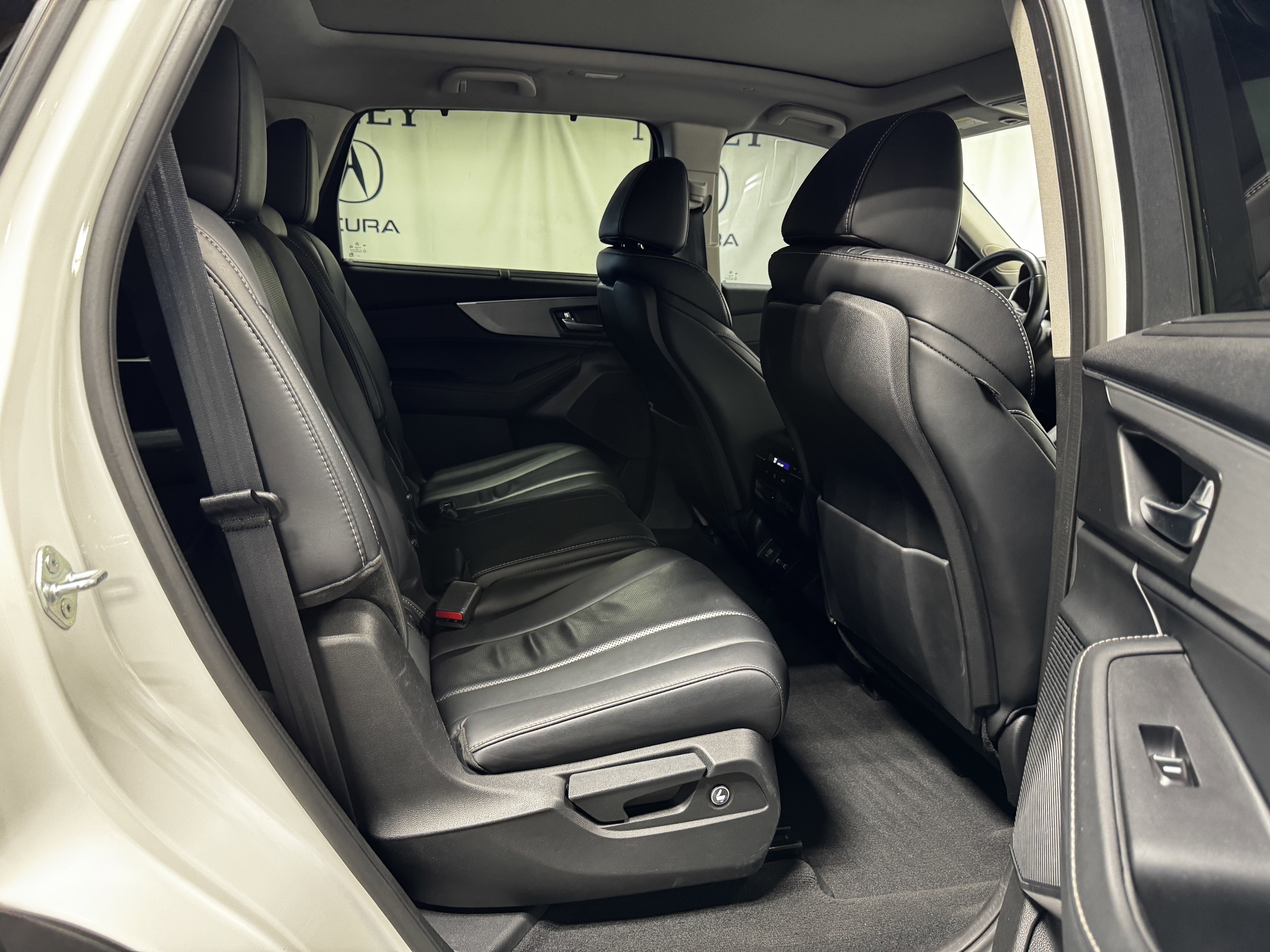 Certified 2023 Acura MDX FWD w/ Technology Package image 37