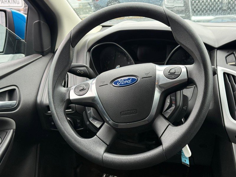 Used 2013 Ford Focus SE w/ SE Winter Pkg FWD image 14