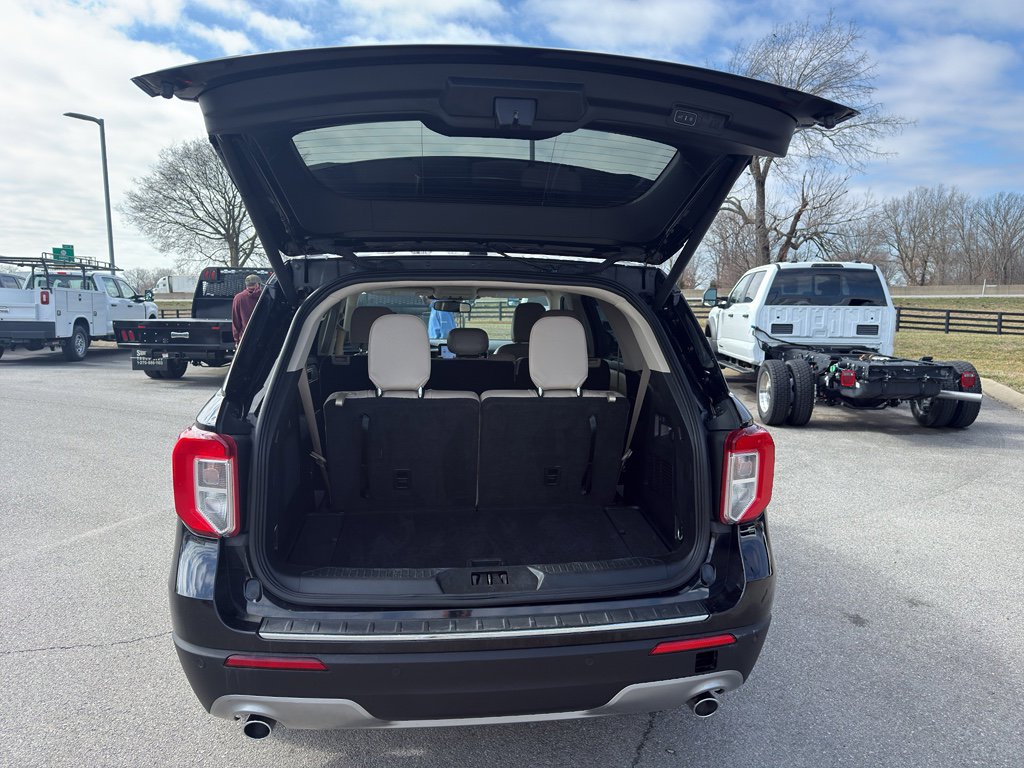 Used 2023 Ford Explorer Limited image 19