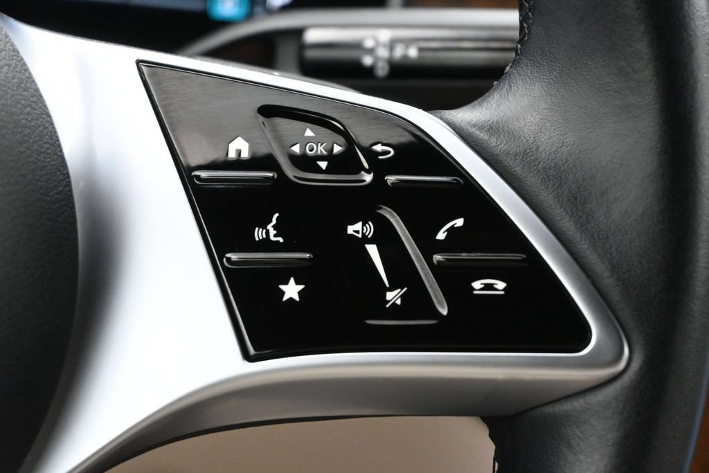 Used 2024 Mercedes-Benz C 300 Sedan image 8