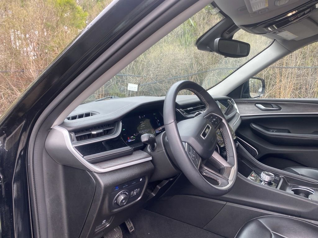 Used 2024 Jeep Grand Cherokee Limited 4xe image 15