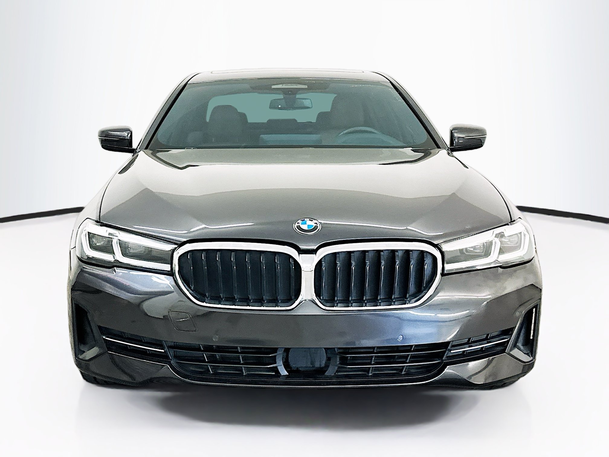 Used 2023 BMW 530i xDrive w/ Premium Package AWD/4WD image 2