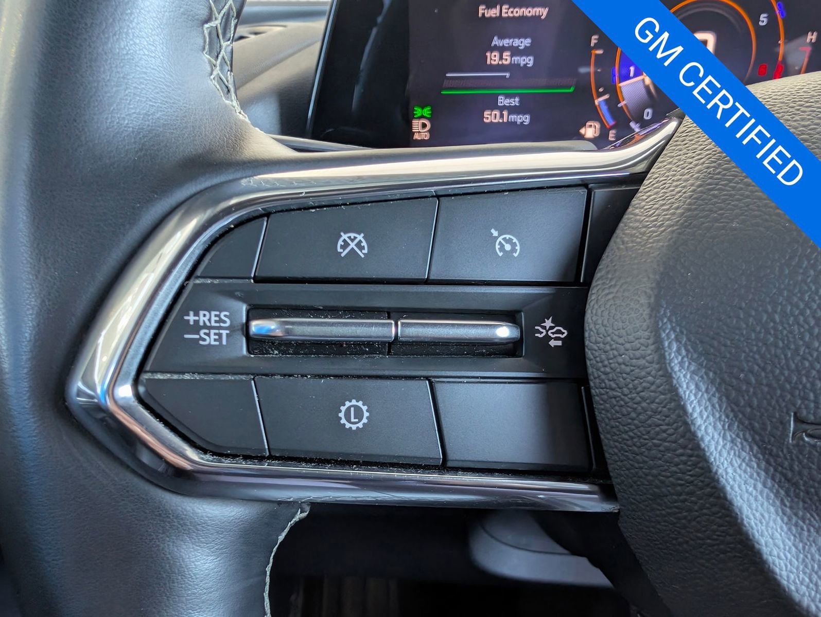 Used 2025 Chevrolet Traverse LT image 15