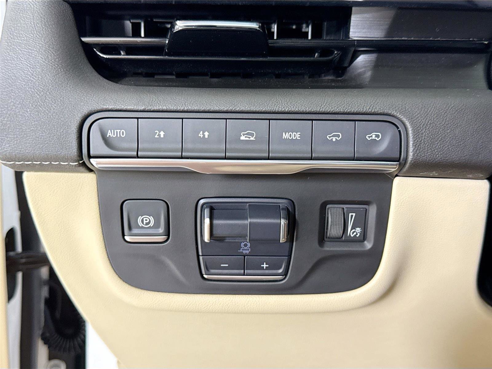 Used 2024 Cadillac Escalade ESV Premium Luxury w/ Performance Package AWD/4WD image 24