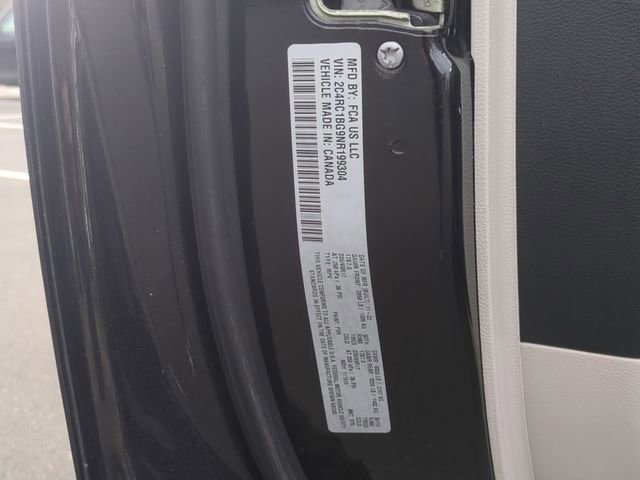 Used 2022 Chrysler Pacifica Touring-L image 38