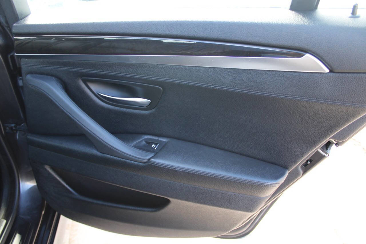 Used 2016 BMW 528i xDrive Sedan AWD/4WD image 9