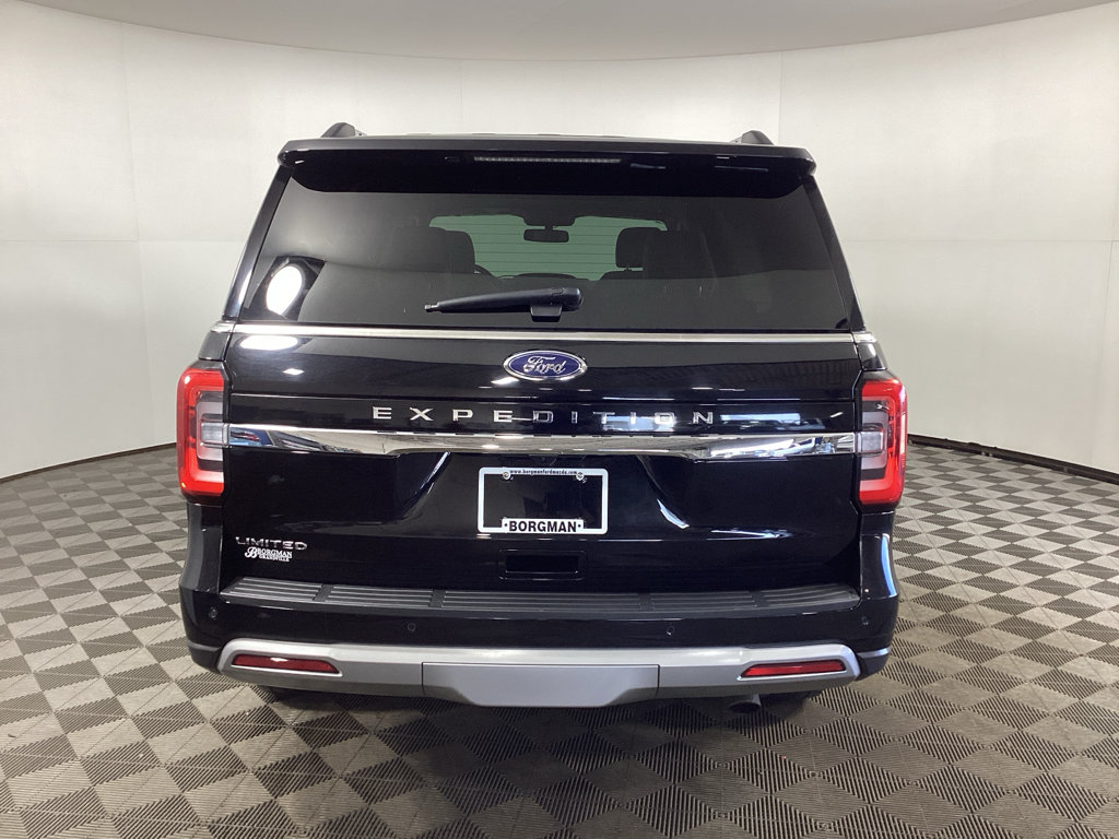 Used 2024 Ford Expedition Limited AWD/4WD image 3