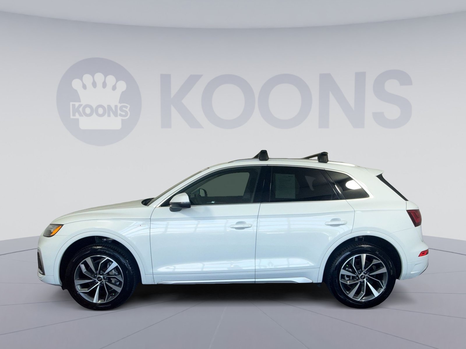 Used 2022 Audi Q5 2.0T Premium Plus w/ Premium Plus Package AWD/4WD image 2