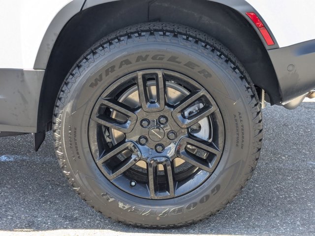 New 2026 Land Rover Defender 110 S image 10