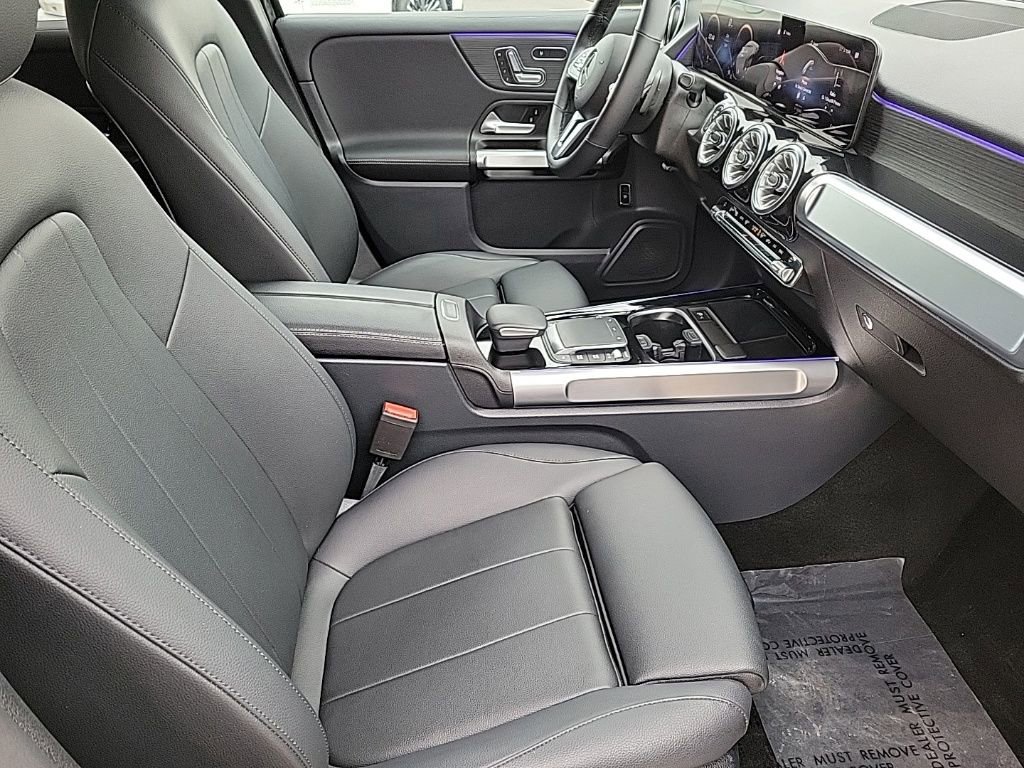 Used 2022 Mercedes-Benz GLB 250 4MATIC image 16