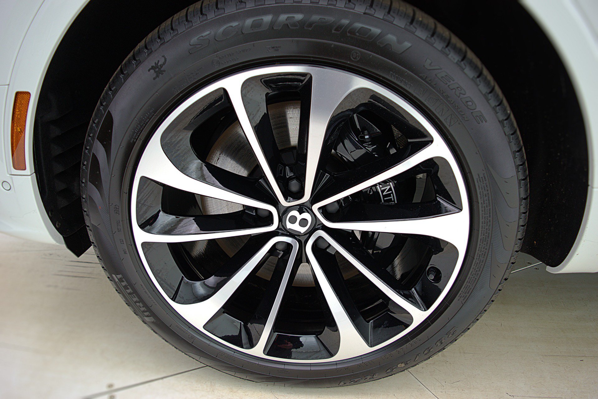 Certified 2023 Bentley Bentayga AWD/4WD image 53
