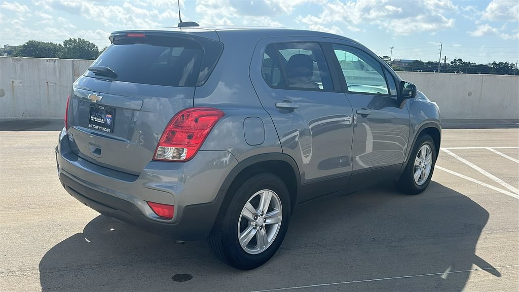 Used 2020 Chevrolet Trax LS w/ Tint and Cruise Package FWD image 12