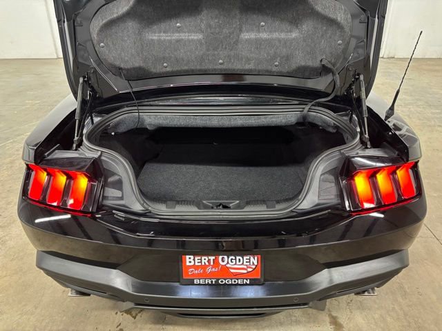 Used 2025 Ford Mustang Premium image 23