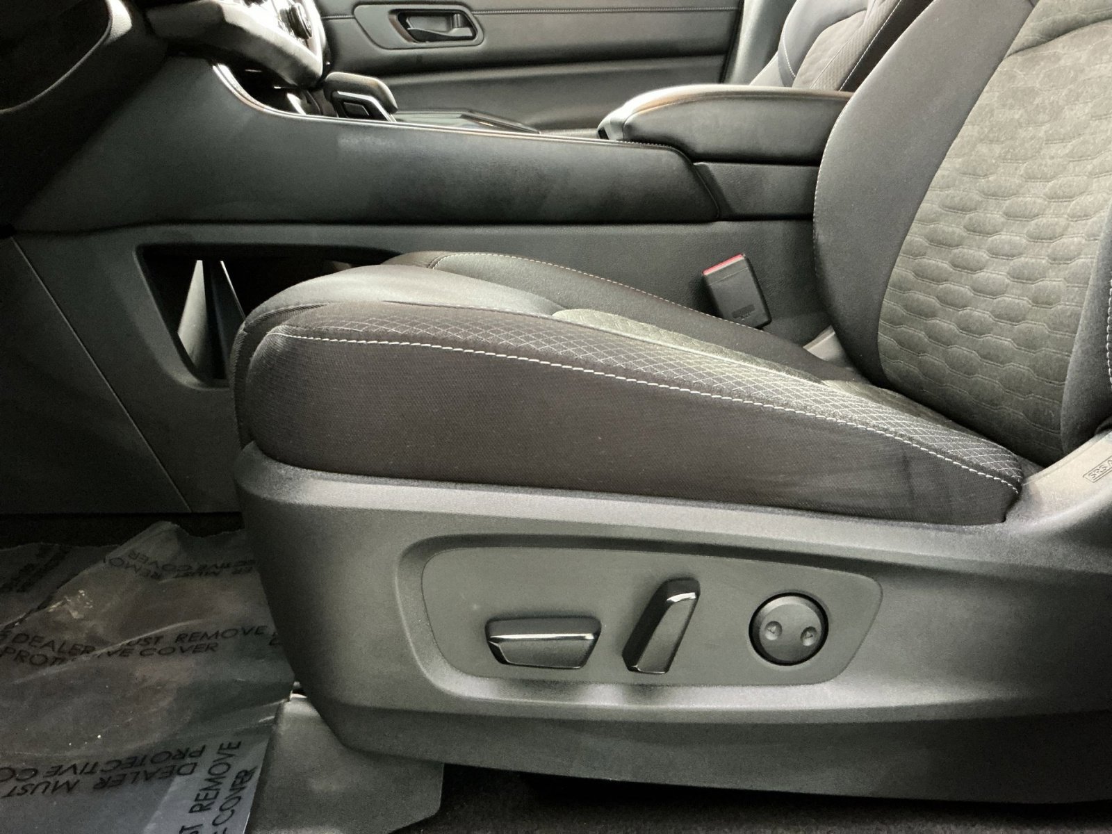 Used 2023 Nissan Pathfinder SV image 22