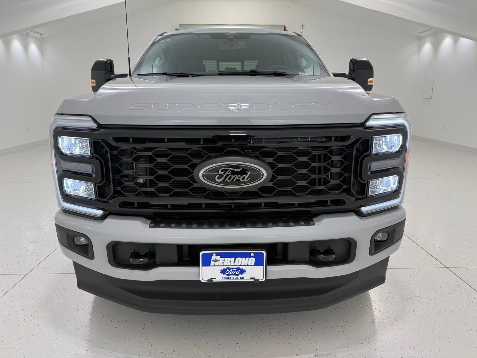 New 2026 Ford F250 Lariat w/ Black Appearance Package AWD/4WD image 2