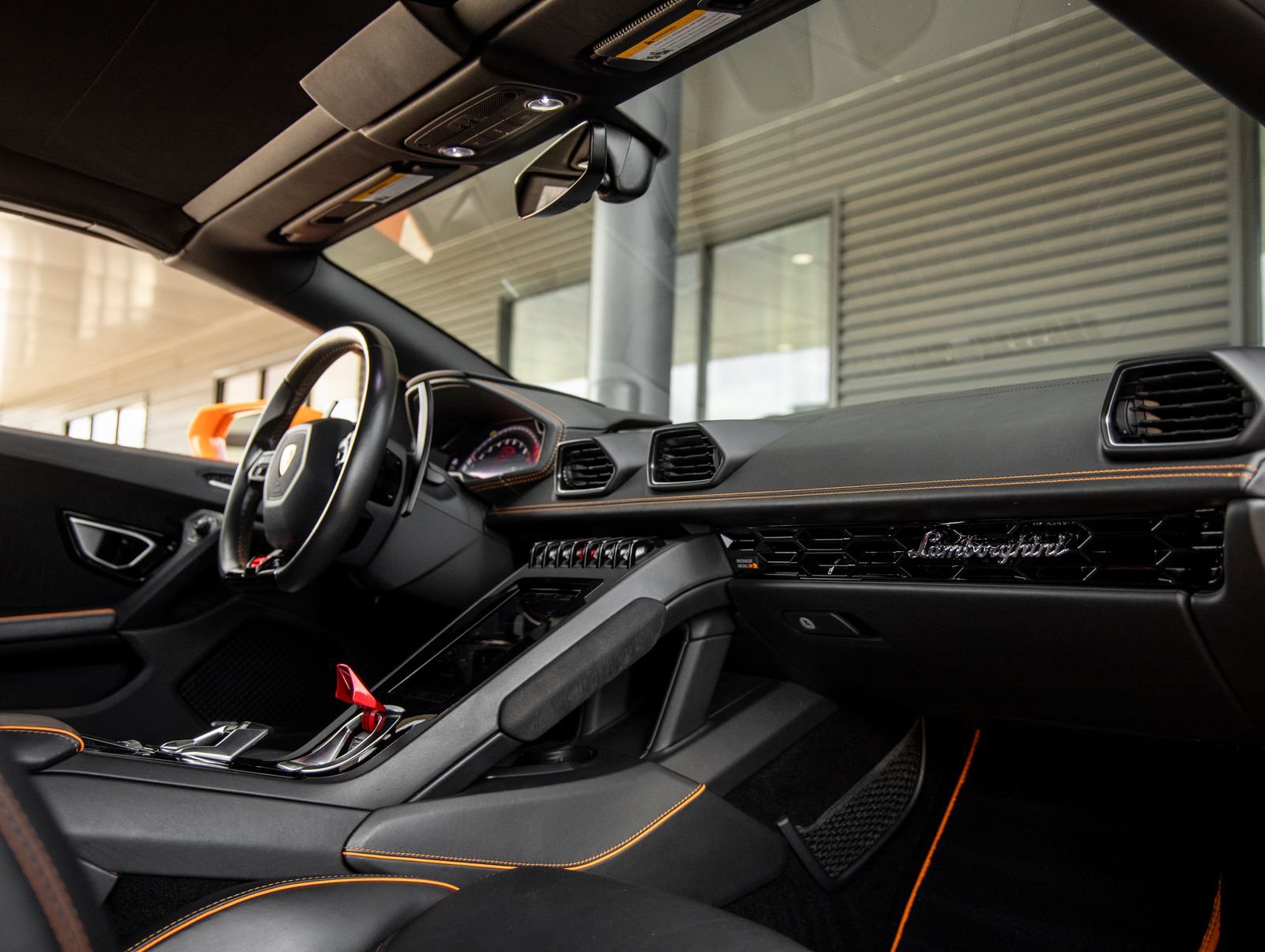 Used 2021 Lamborghini Huracan EVO RWD image 40