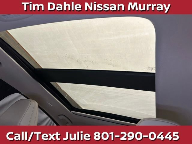 Used 2024 Nissan Ariya AWD image 33