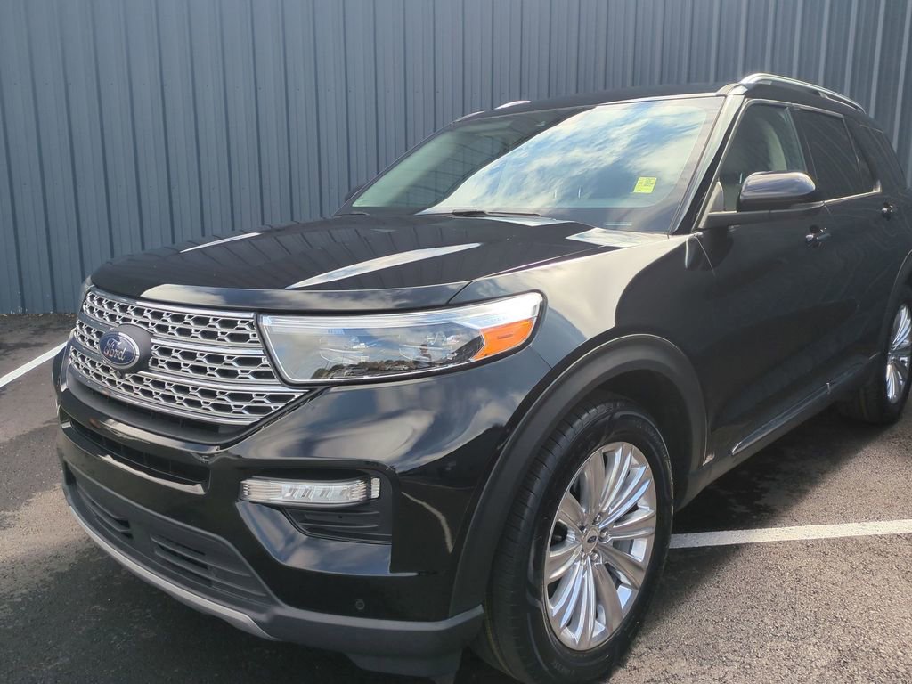 Used 2021 Ford Explorer Limited w/ Equipment Group 301A RWD image 2