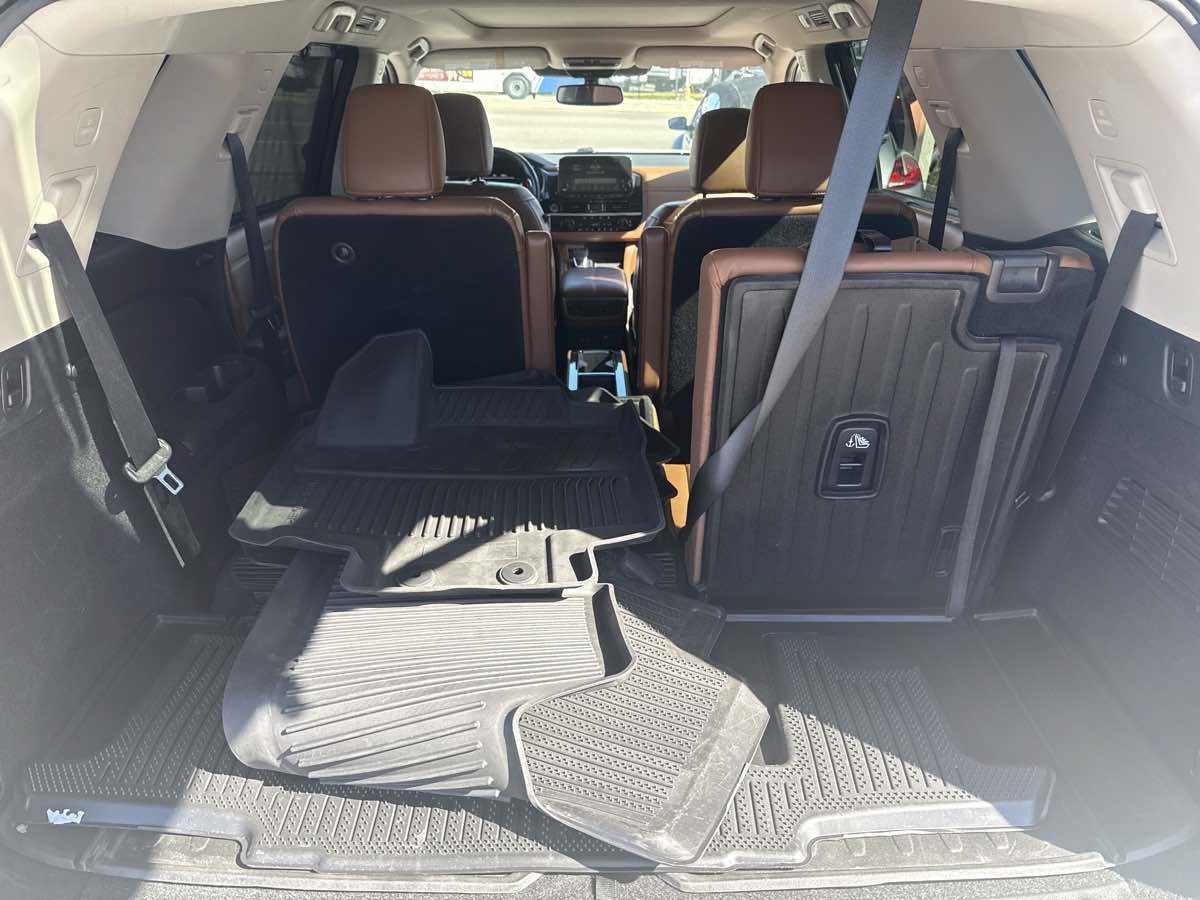 Used 2022 Nissan Pathfinder Platinum w/ Lighting Package (N93) AWD/4WD image 19