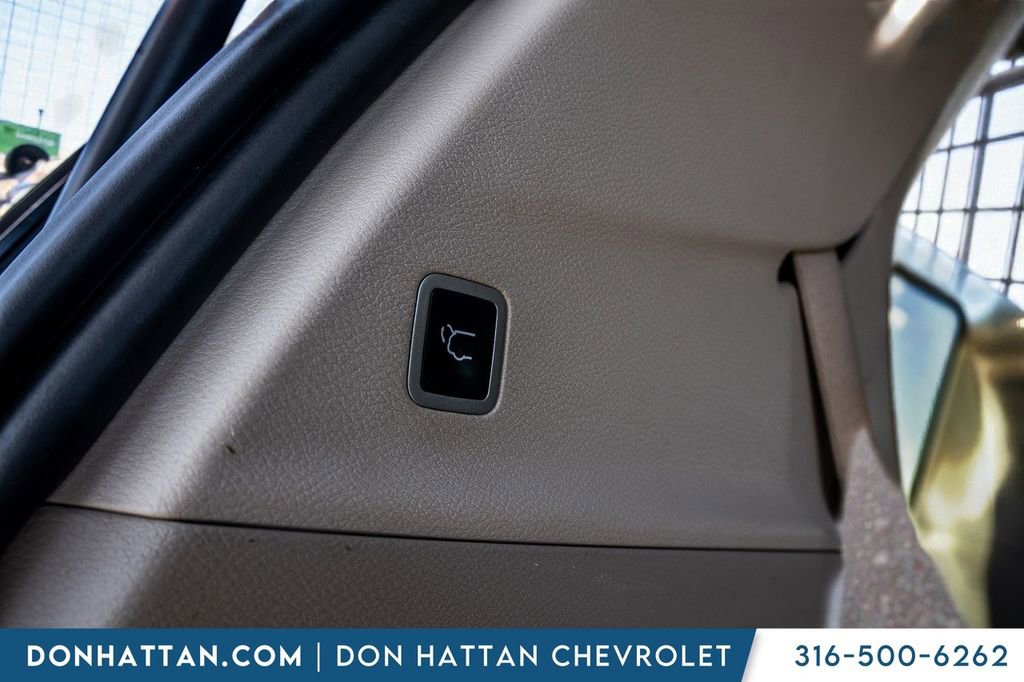 Used 2024 Chrysler Pacifica Touring-L image 28