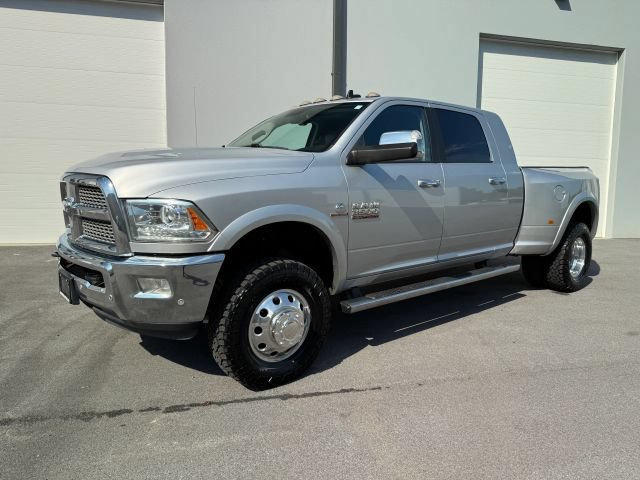 Used 2018 RAM 3500 Laramie AWD/4WD image 2