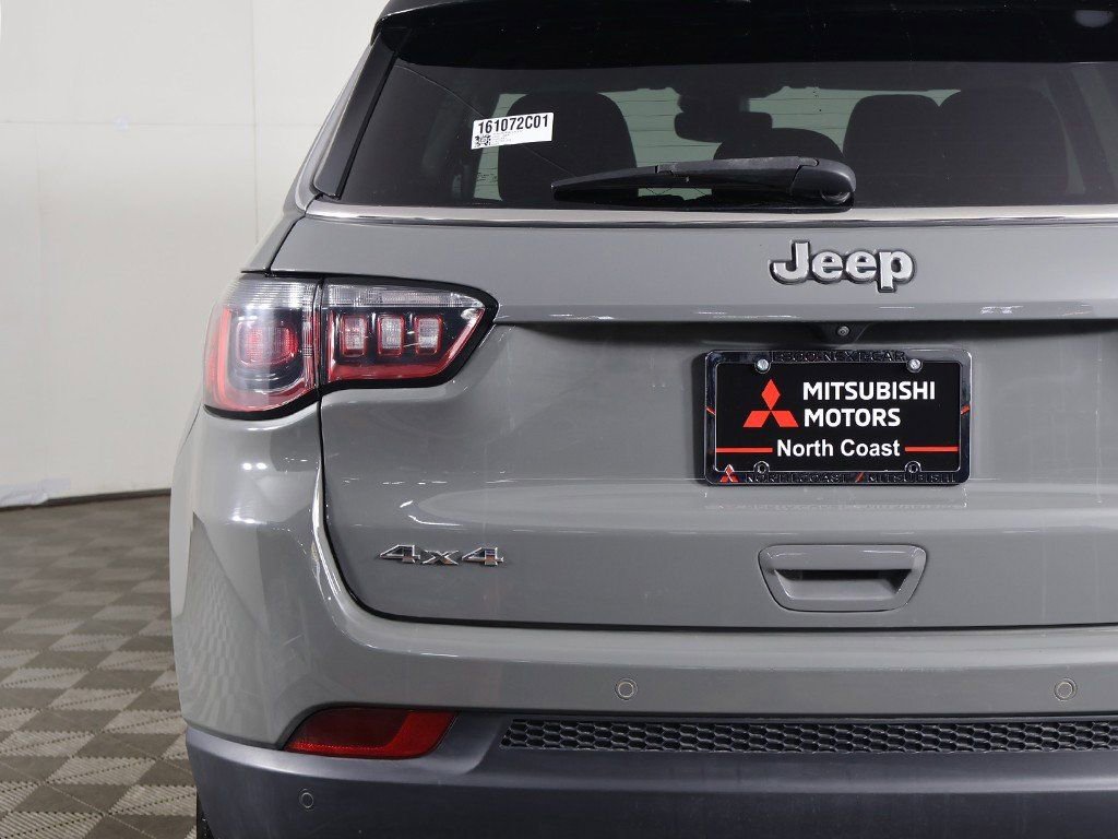 Used 2022 Jeep Compass Limited image 15