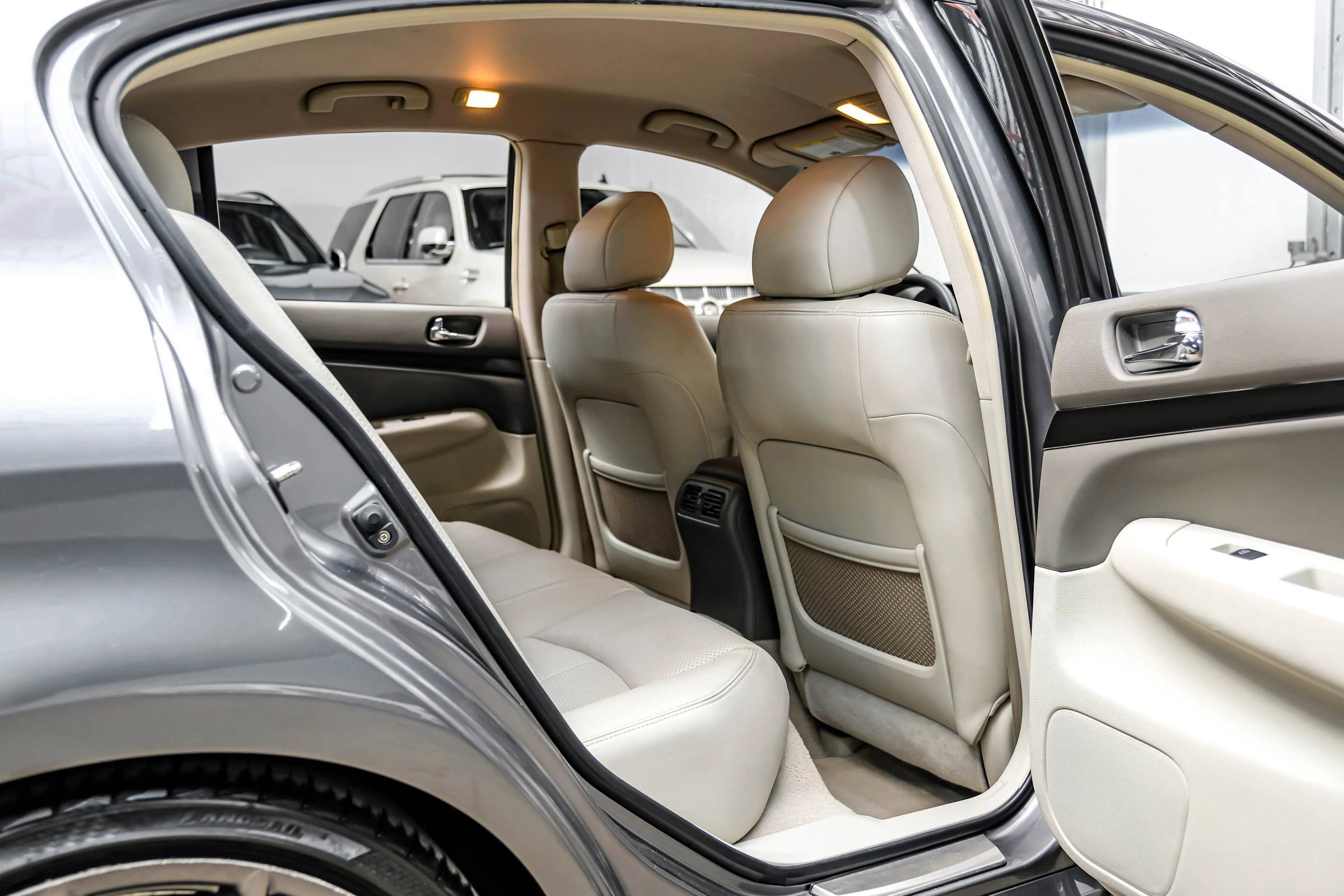 Used 2015 INFINITI Q40 image 48