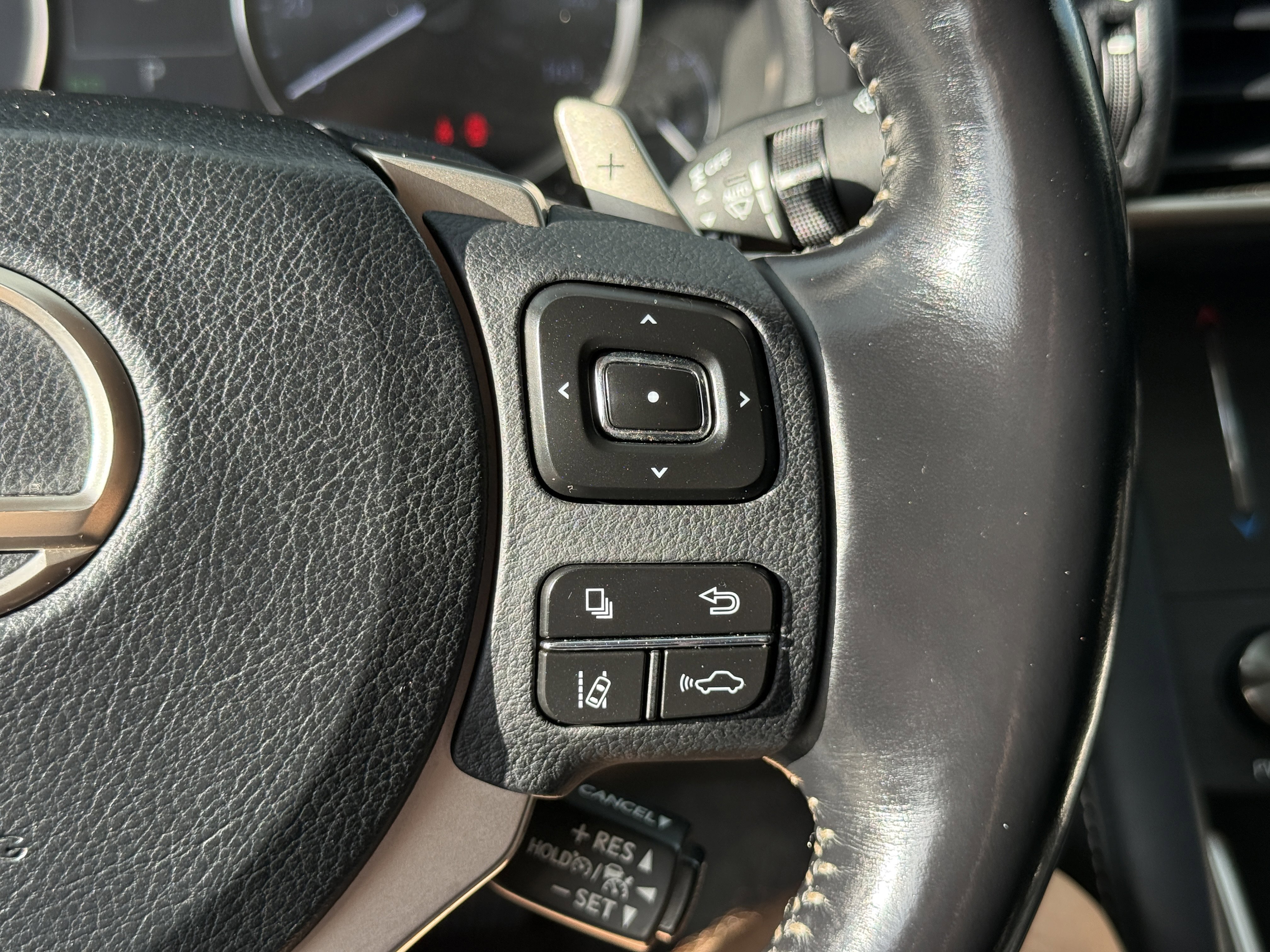 Used 2020 Lexus IS 300 AWD w/ Premium Package image 19