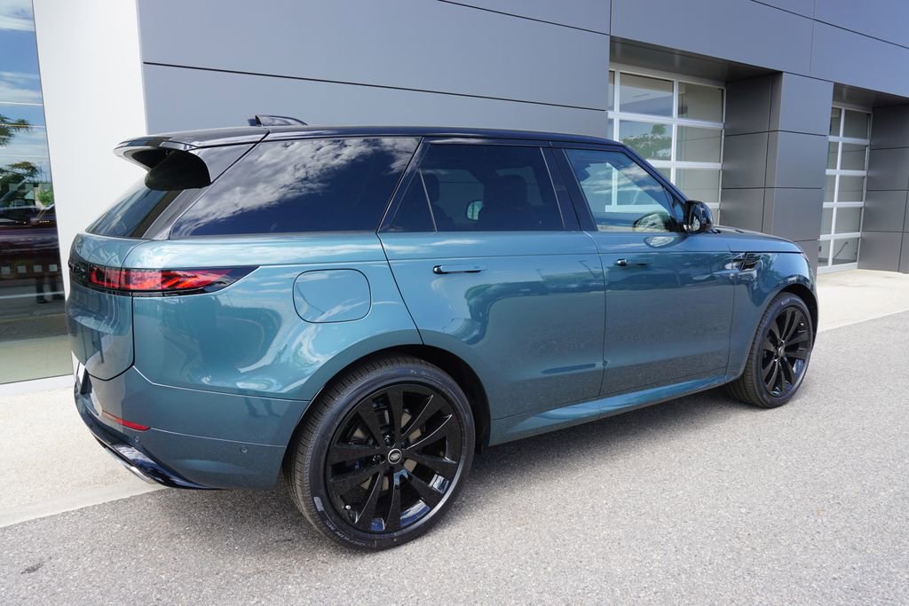 New 2025 Land Rover Range Rover Sport Dynamic SE image 4