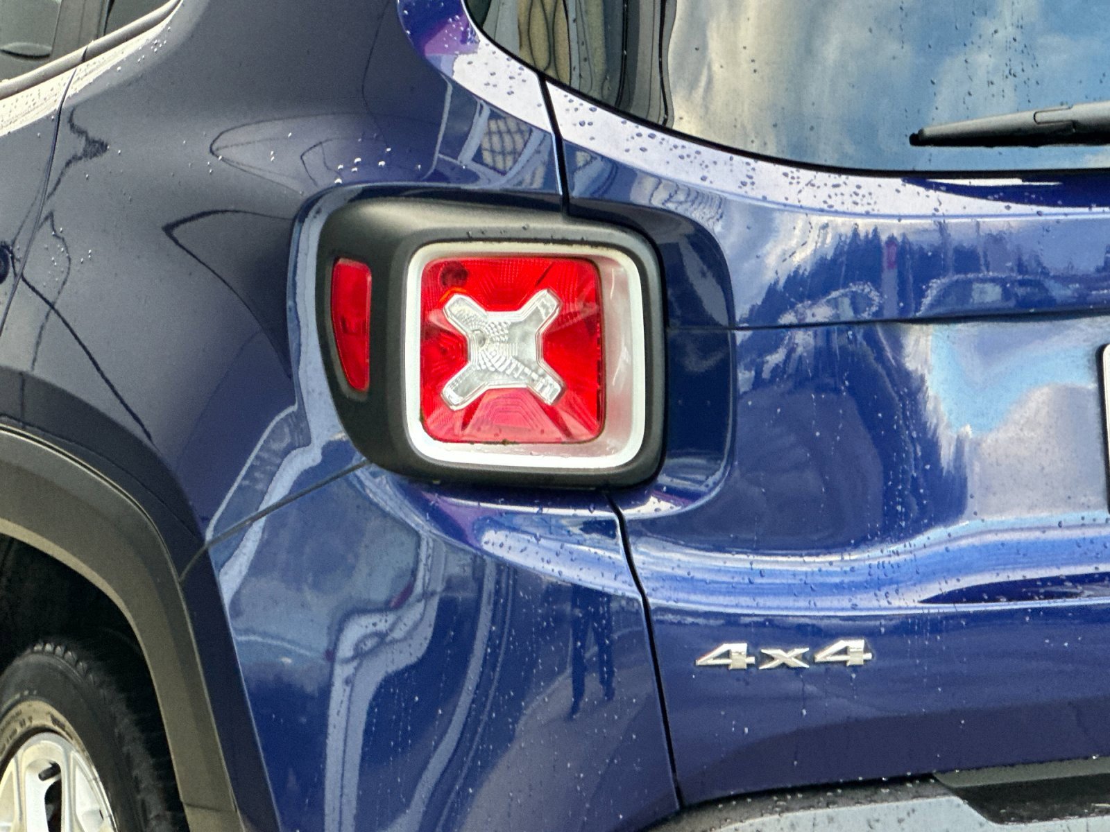 Used 2017 Jeep Renegade Limited image 24