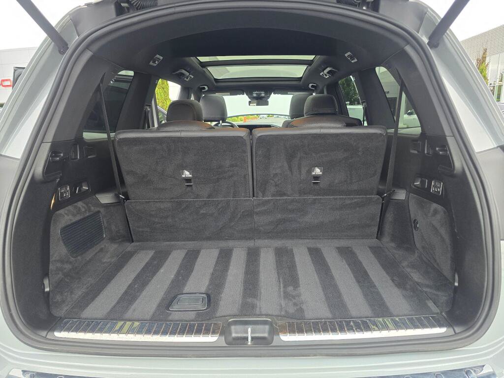 Used 2024 Mercedes-Benz GLS 450 4MATIC image 11