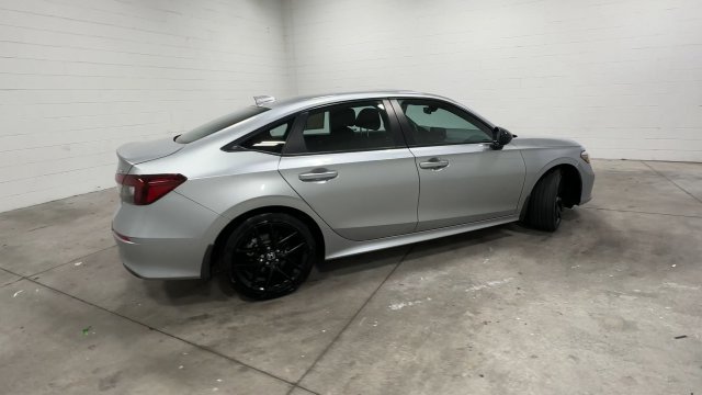 Used 2025 Honda Civic Sport image 3