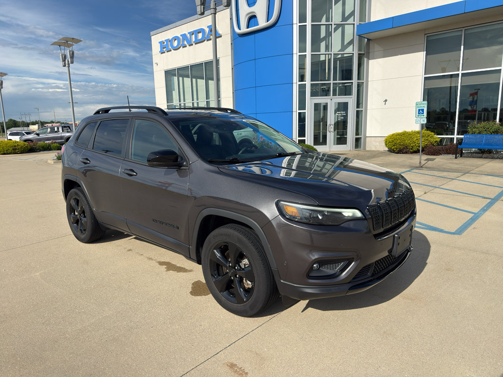 Used 2023 Jeep Cherokee Altitude Lux AWD/4WD image 3