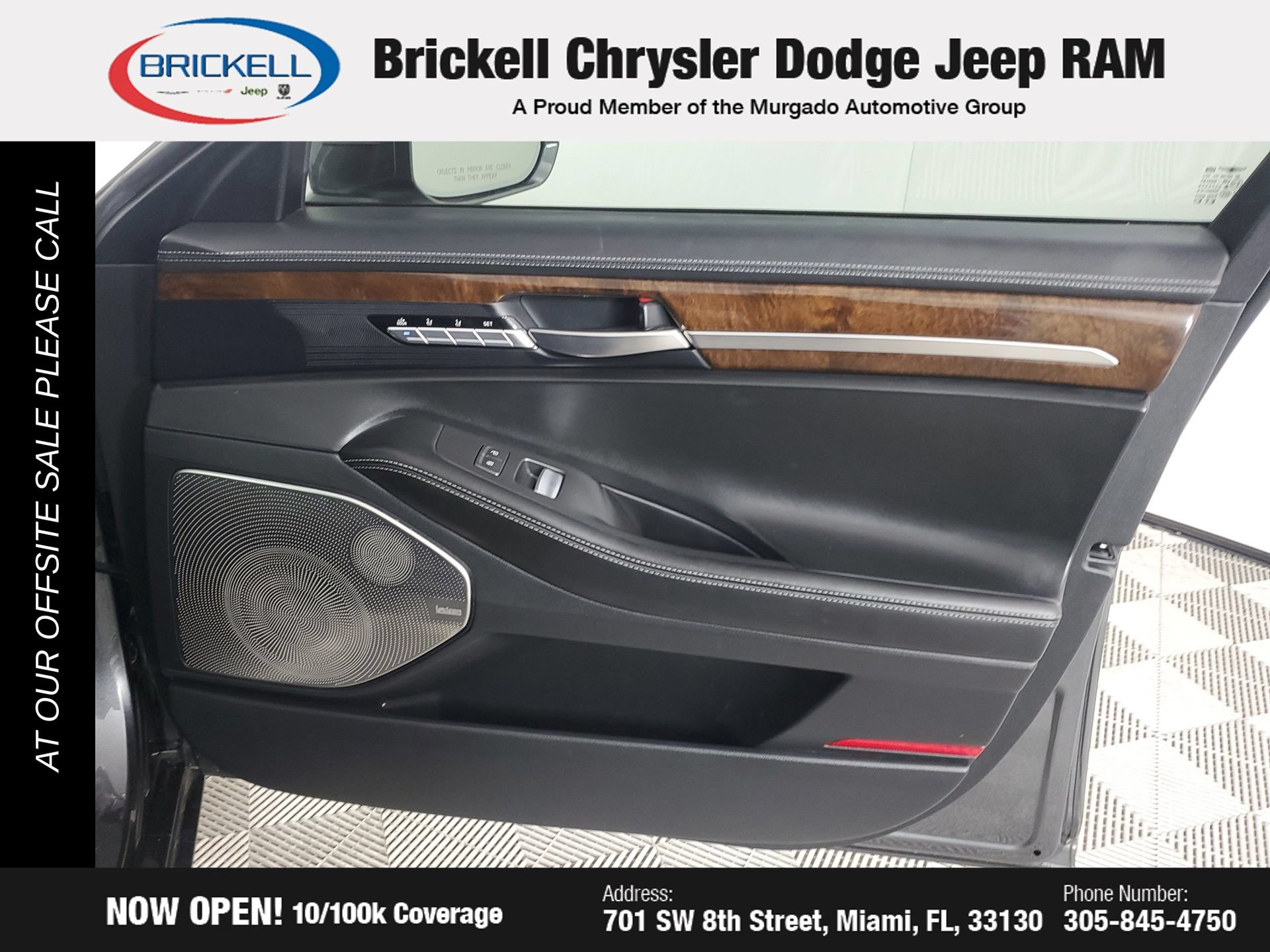 Used 2017 Genesis G90 3.3T Premium RWD image 25
