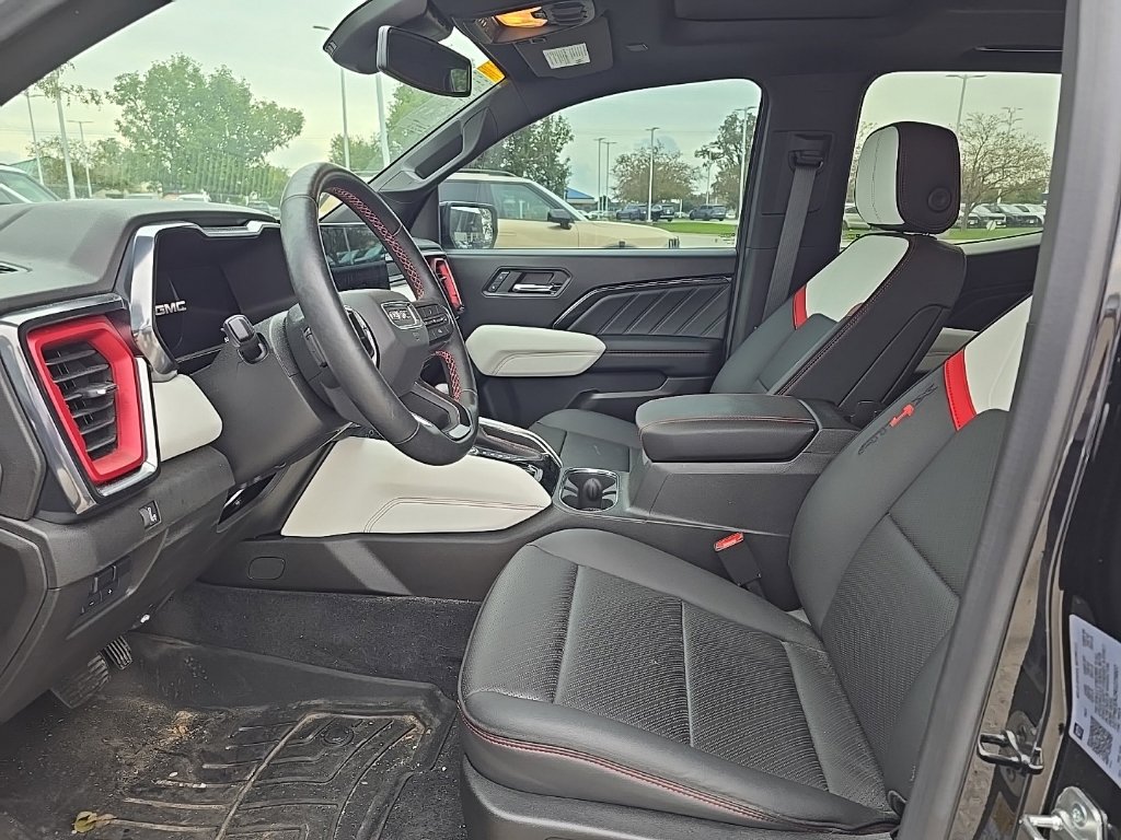 Used 2024 GMC Canyon AT4X AWD/4WD image 9