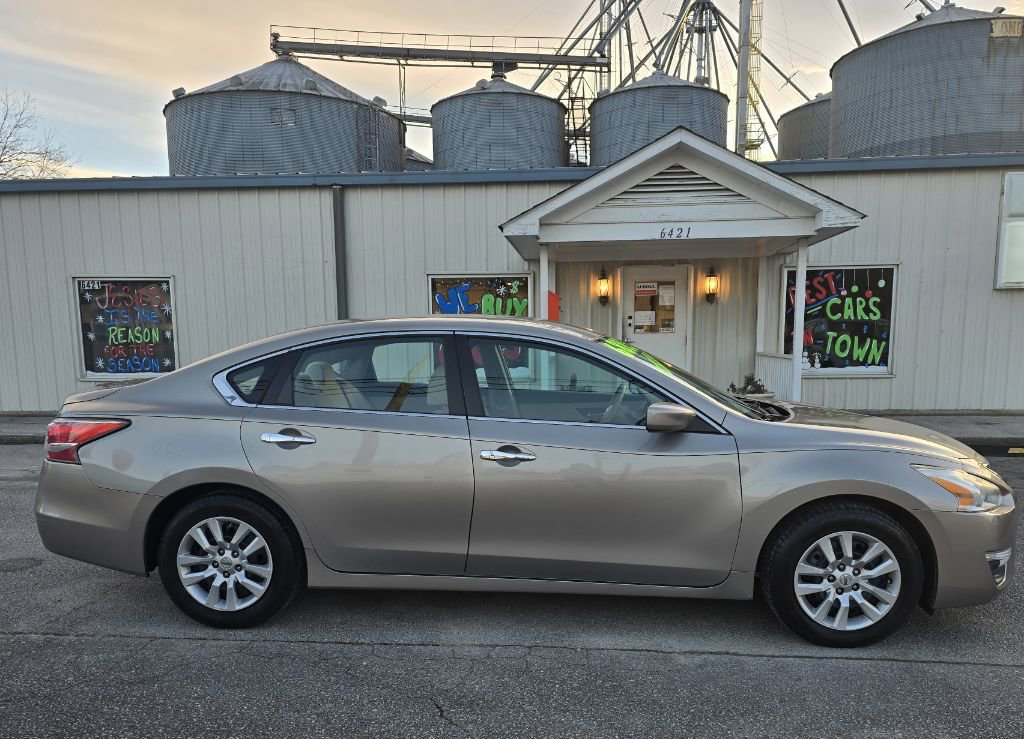 Used 2014 Nissan Altima 2.5 S image 1