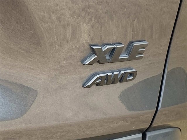 Used 2019 Toyota RAV4 XLE image 6