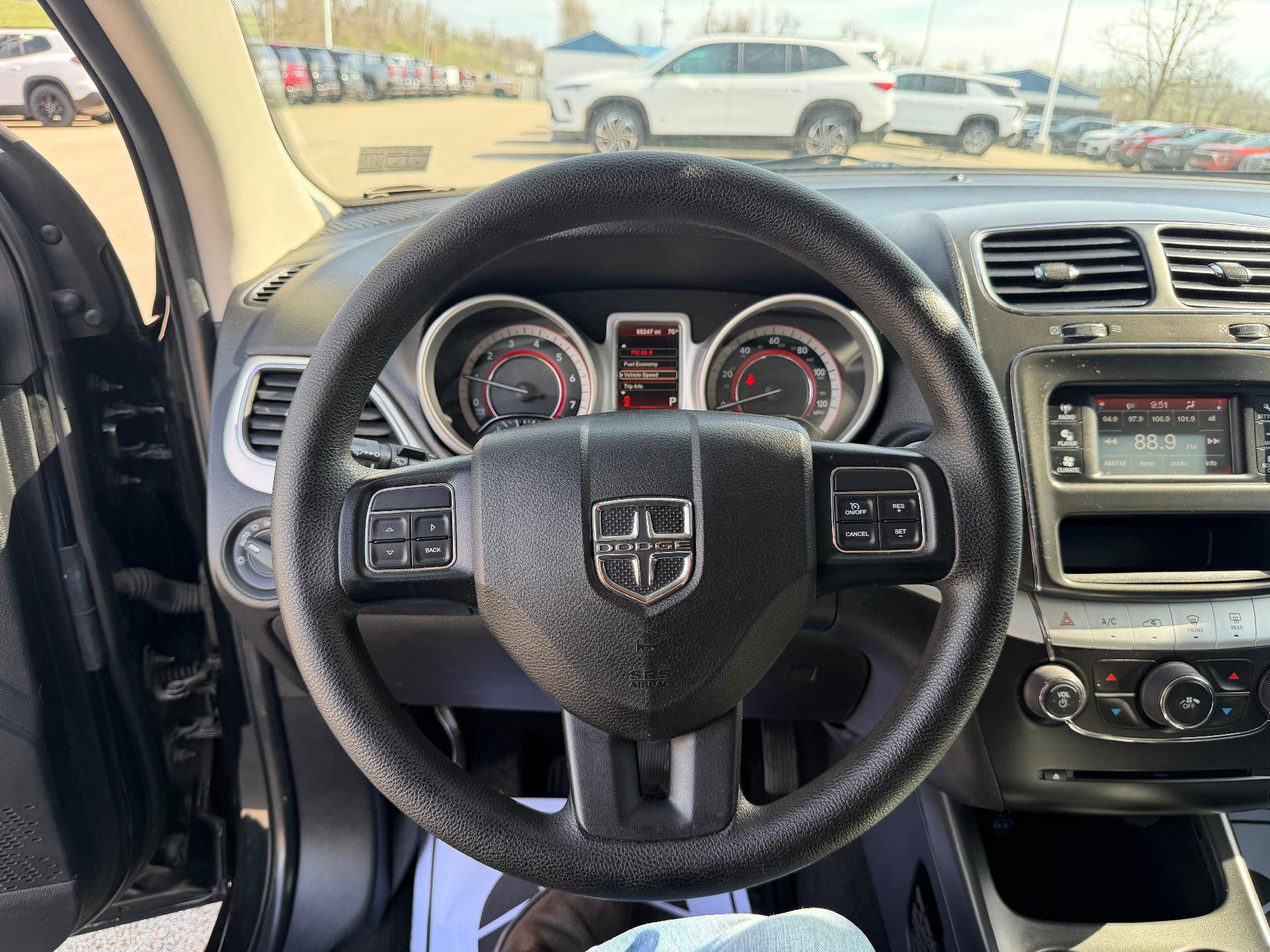 Used 2019 Dodge Journey SE FWD image 21