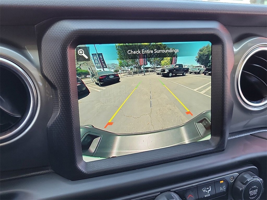 Used 2022 Jeep Gladiator Overland w/ Trailer Tow Package image 10