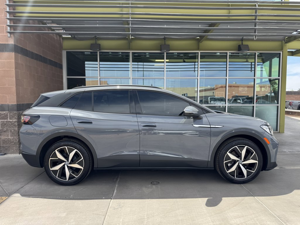 Used 2023 Volkswagen ID.4 S image 9