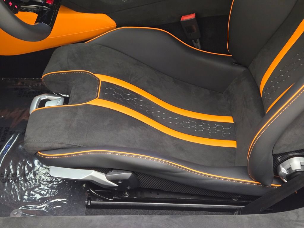 Used 2023 Lamborghini Huracan Tecnica image 33