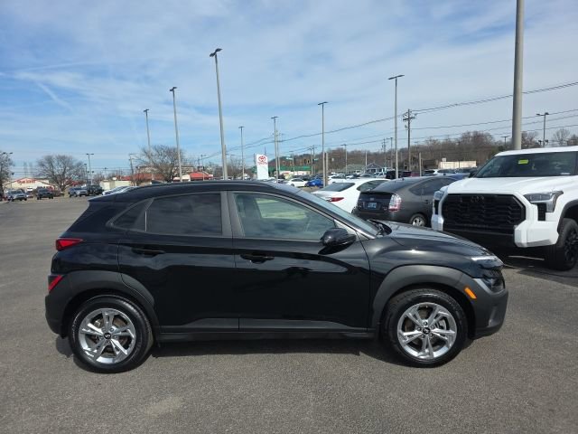 Used 2023 Hyundai Kona SEL image 3