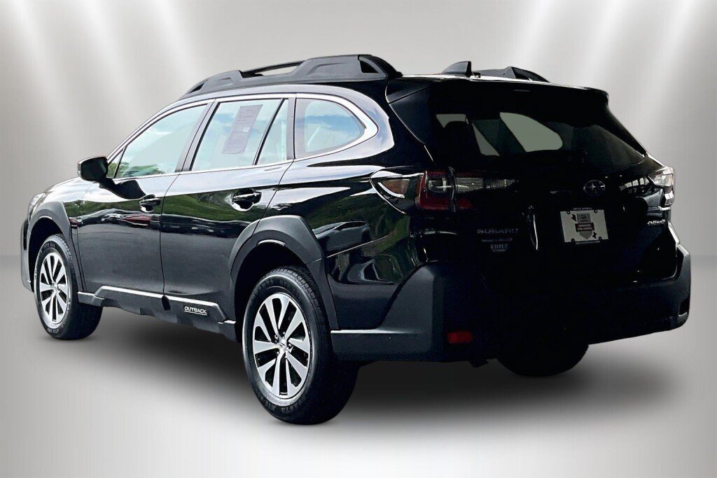 Certified 2024 Subaru Outback AWD/4WD image 4