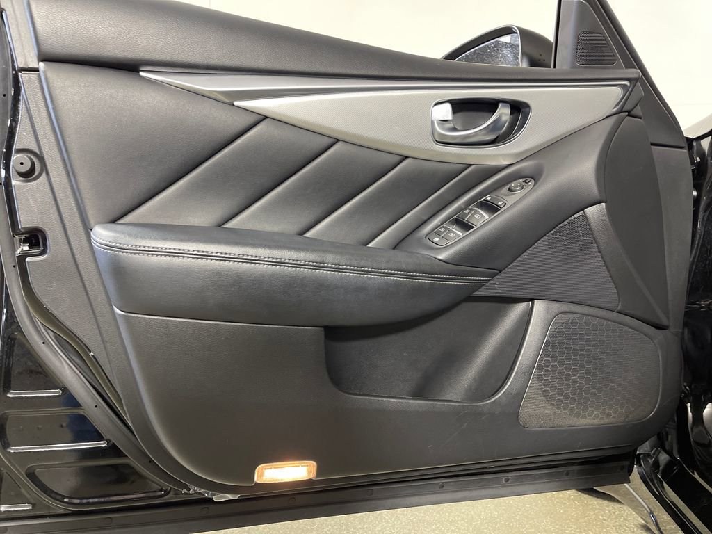Used 2019 INFINITI Q50 Luxe w/ Essential Package (3.0T Luxe) image 19