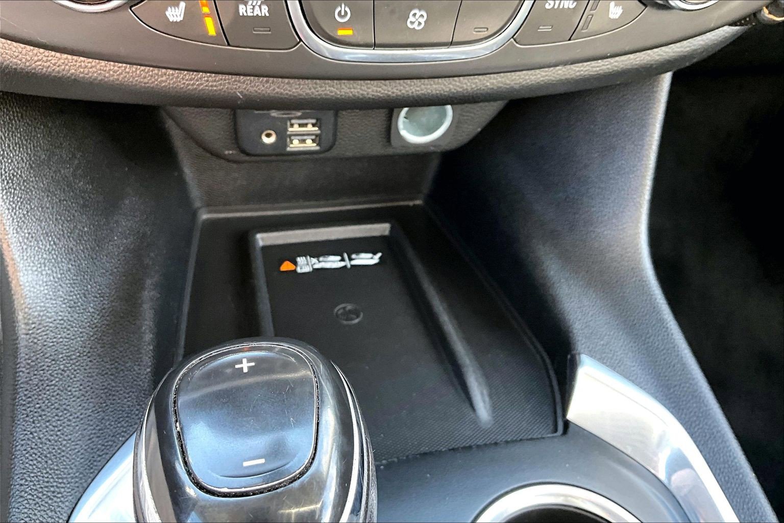 Used 2020 Chevrolet Traverse Premier image 34