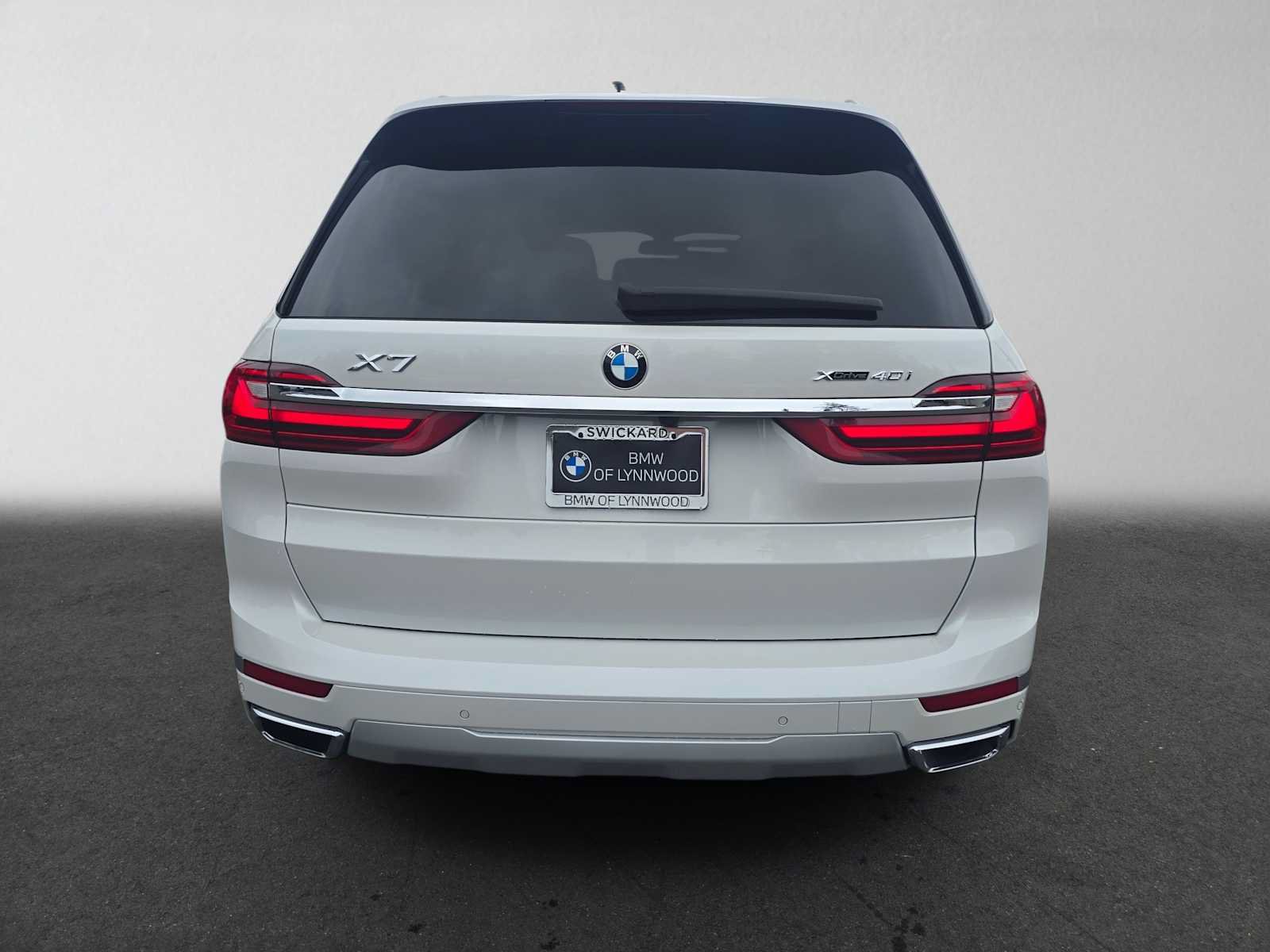 Used 2022 BMW X7 xDrive40i w/ Executive Package AWD/4WD image 4