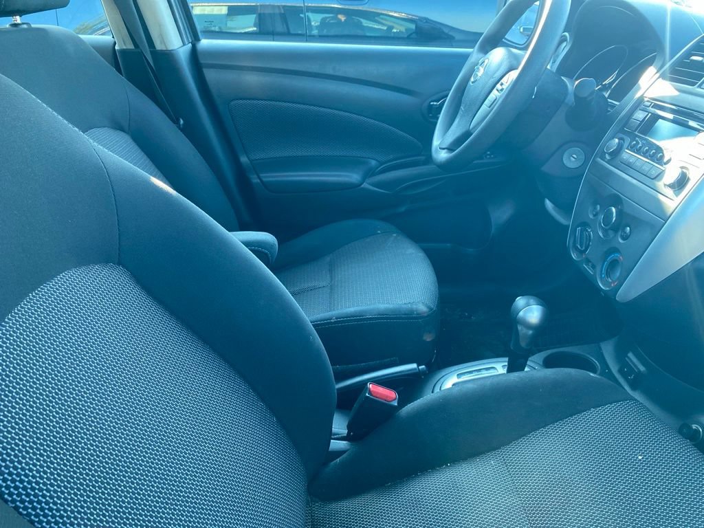 Used 2017 Nissan Versa SV FWD image 6