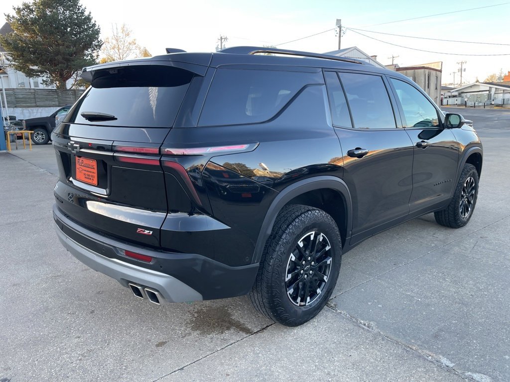 Used 2024 Chevrolet Traverse Z71 w/ Enhanced Driving Package image 19