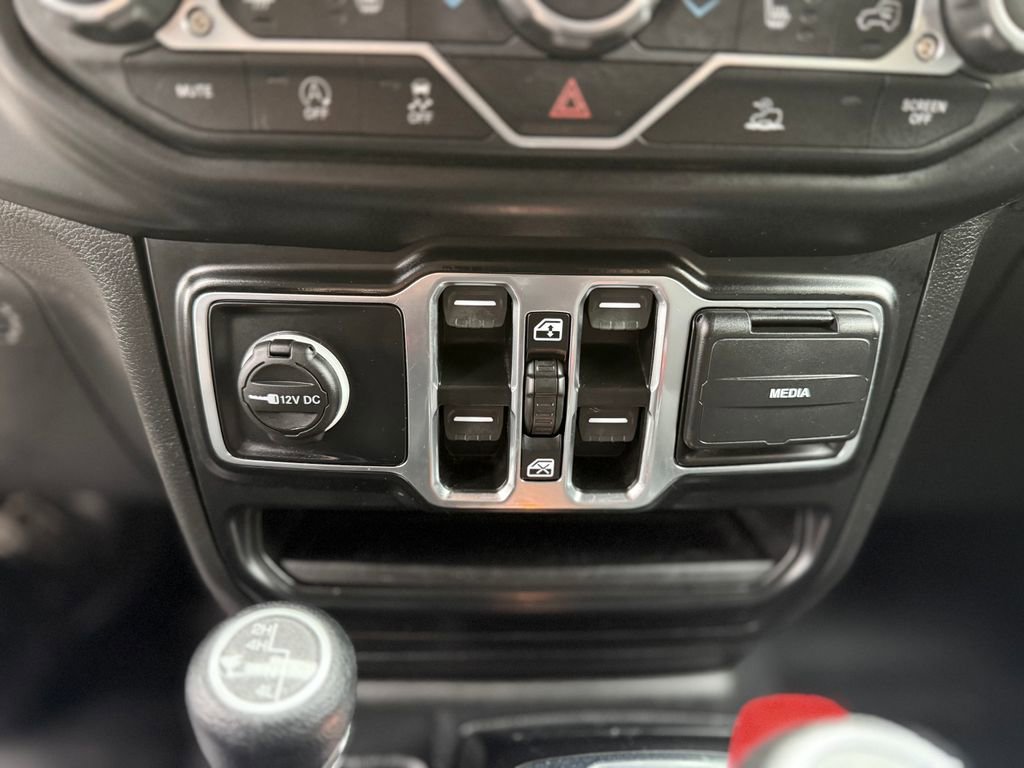 Used 2022 Jeep Wrangler Unlimited Sport image 23